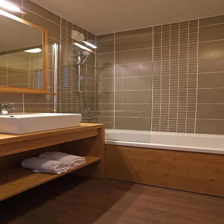 Apartment On Slopes In Les Menuires * Saint-Martin-de-Belleville